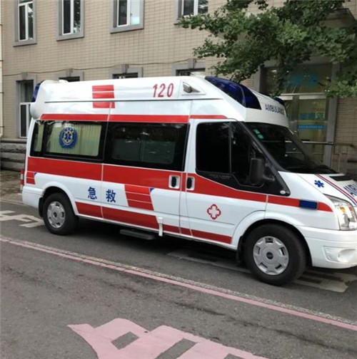 凌云选择我们的救护车出租,开启安心转院之旅